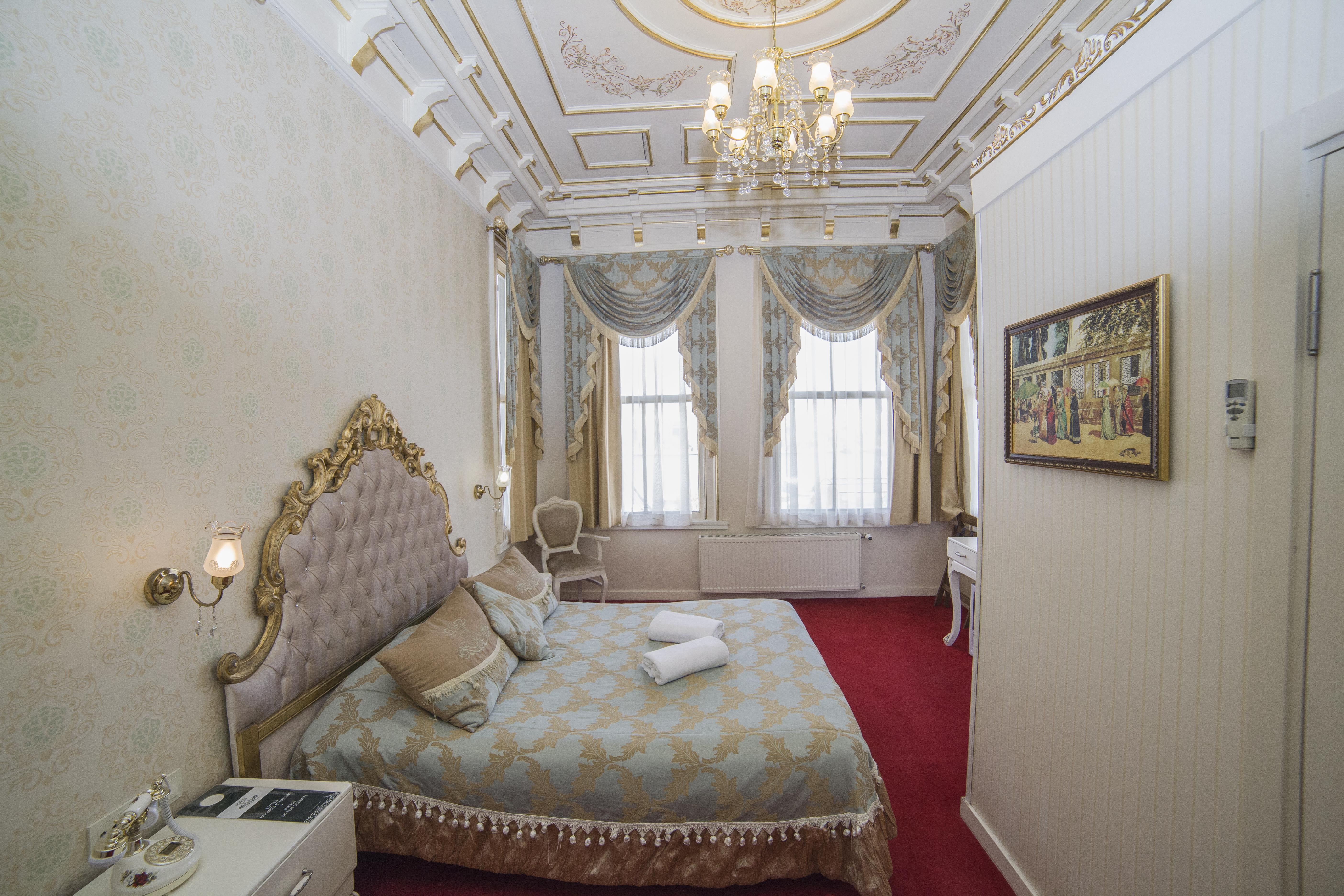 HHK Hotel Istanboel Buitenkant foto