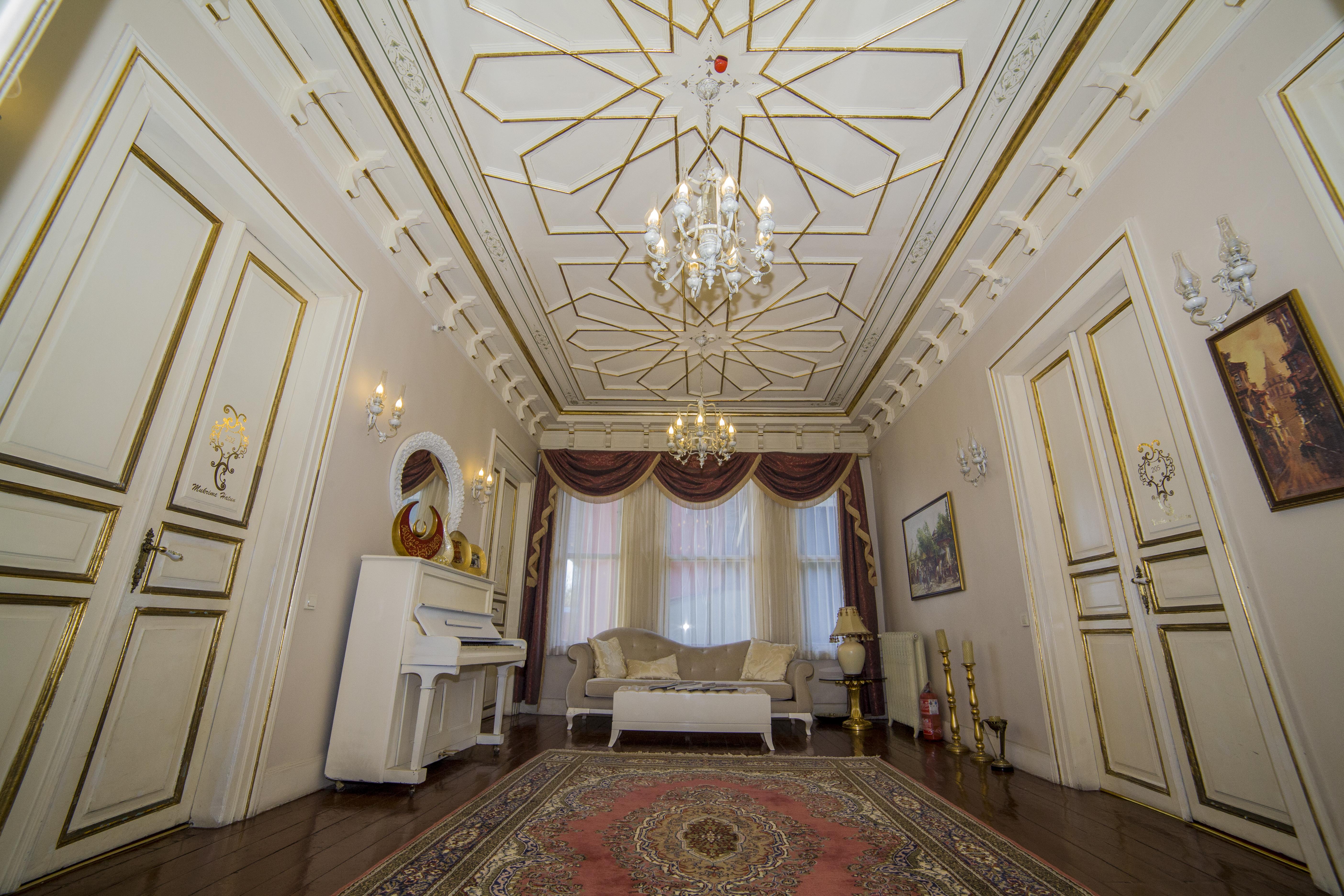 HHK Hotel Istanboel Buitenkant foto