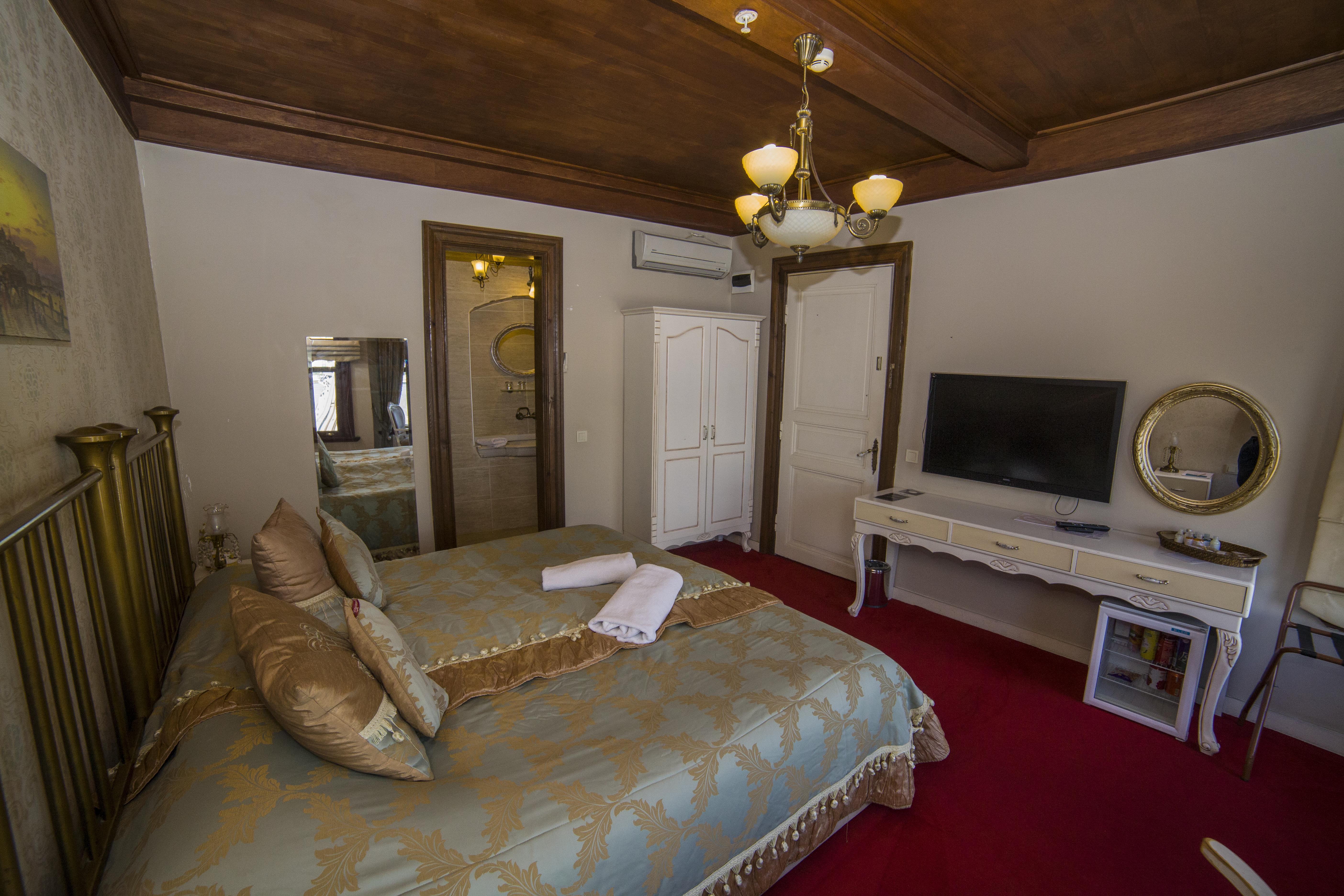 HHK Hotel Istanboel Buitenkant foto
