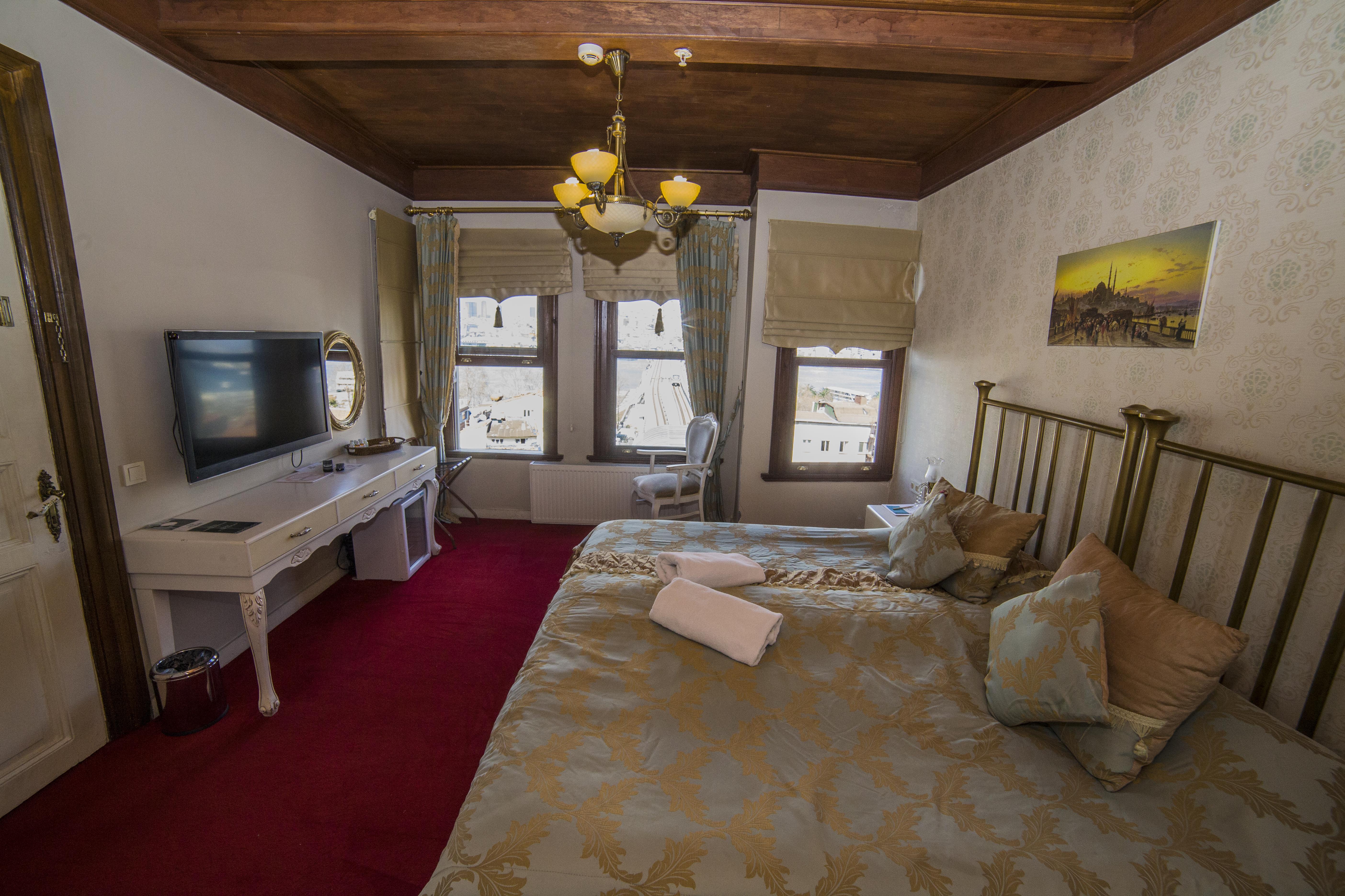 HHK Hotel Istanboel Buitenkant foto